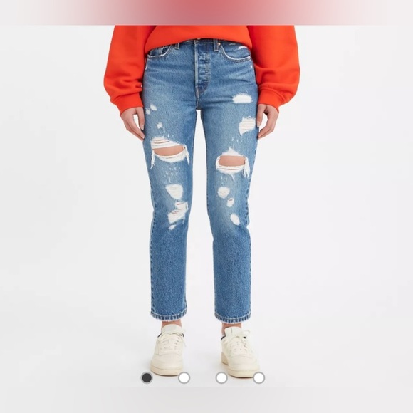Levi’s 501 Original Cropped Women’s Jeans | High Rise | Color: Blue |Size: 26x26 - Picture 2 of 14
